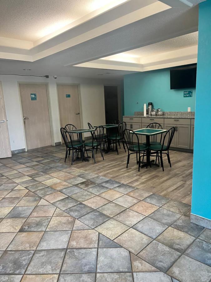 Howard Johnson By Wyndham Tennessee Clarksville
