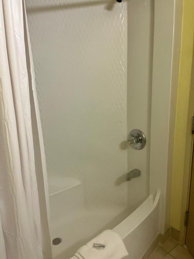 Howard Johnson By Wyndham Tennessee Motel Clarksville