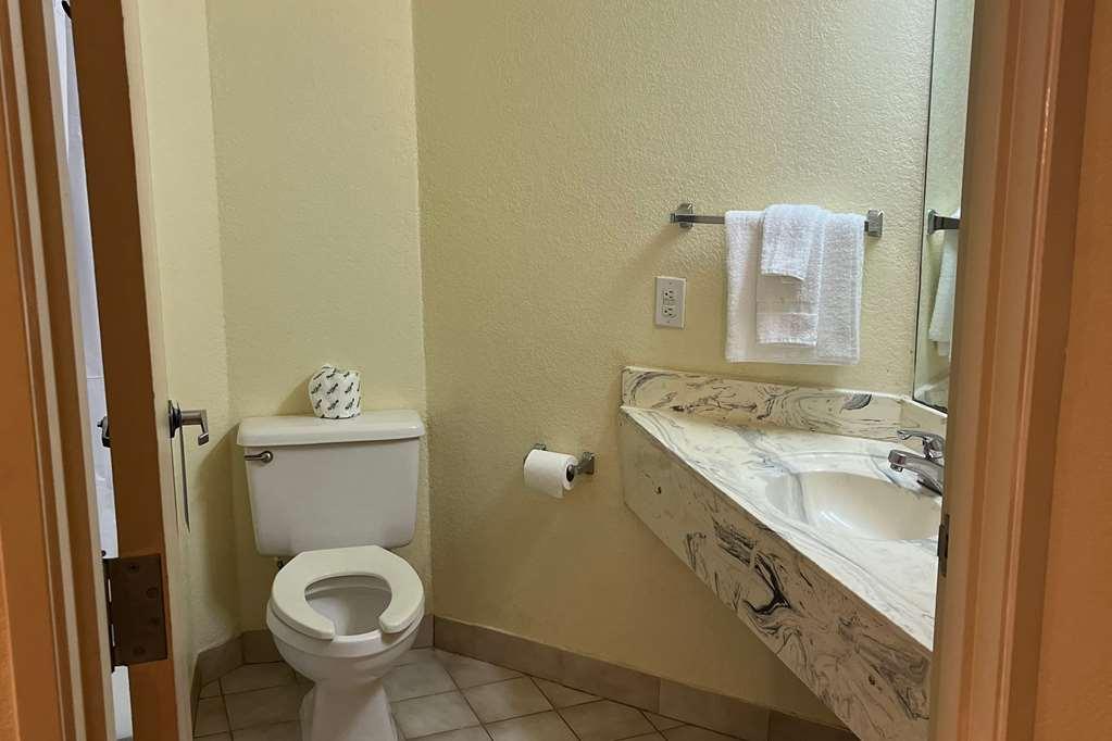 Howard Johnson By Wyndham Tennessee Clarksville